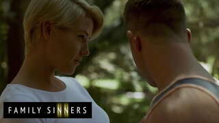 Melo o te utuafare - Kitten - Ko Wai Te Tino I Roto I Te Tiaki