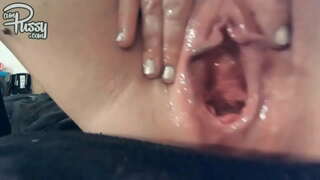 ���િશાળ અપરિપક્વ ભોસ ચુત લે છે એક મોટો નકલી લોડો