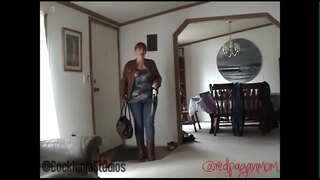 Krok Matka Dělá Její Syn Dívat Na Její Masturbovat Trailer