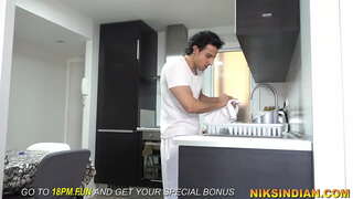 Sulane nägi, kapteni tütar peeing ja siis keerasin oma perse