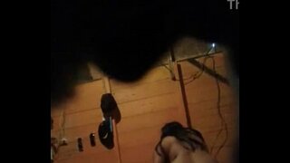 трахають в позі &#039;собачка&#039; через заднє отвір