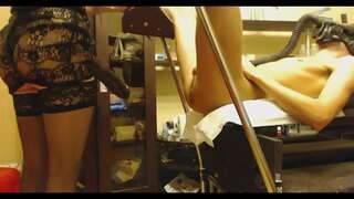 Momak Stavio Div Strapon Sebi U dupe